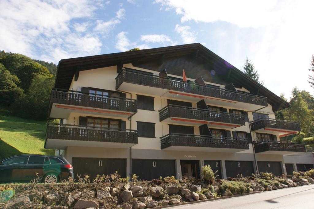 Haus Euphrasia Apartamento Klosters-Serneus Exterior foto