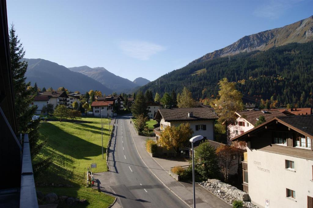 Haus Euphrasia Apartamento Klosters-Serneus Exterior foto